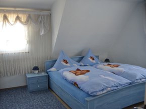 Schlafzimmer 1